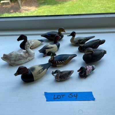 Lot 54 - Miniature Duck Figurines