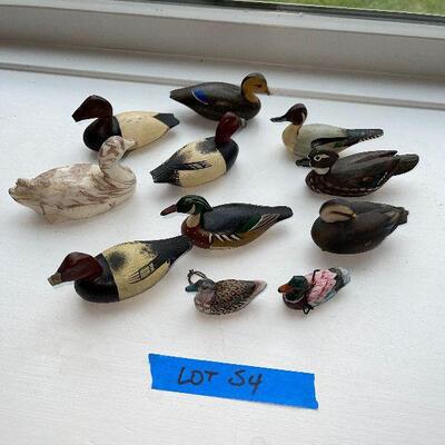 Lot 54 - Miniature Duck Figurines