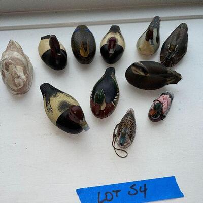 Lot 54 - Miniature Duck Figurines