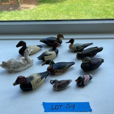 Lot 54 - Miniature Duck Figurines