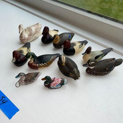 Lot 54 - Miniature Duck Figurines
