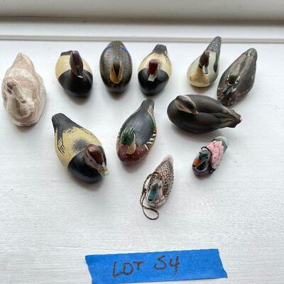 Lot 54 - Miniature Duck Figurines