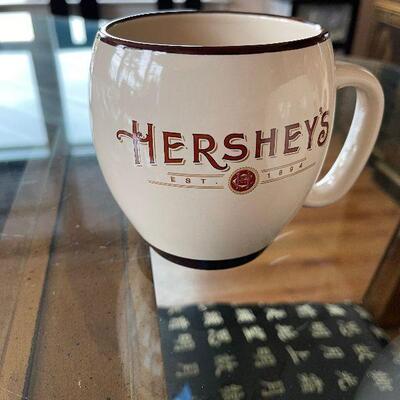 Lot 59 - Hershey's Chocolate Mugs