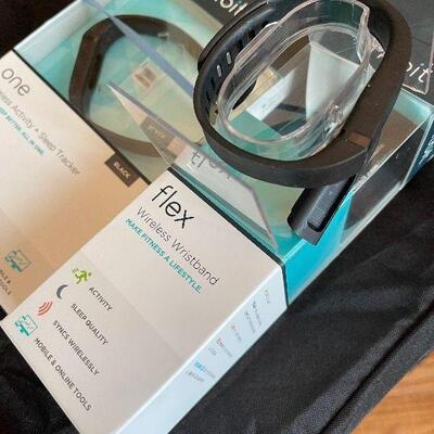Lot 64 - Fitbit Accessories