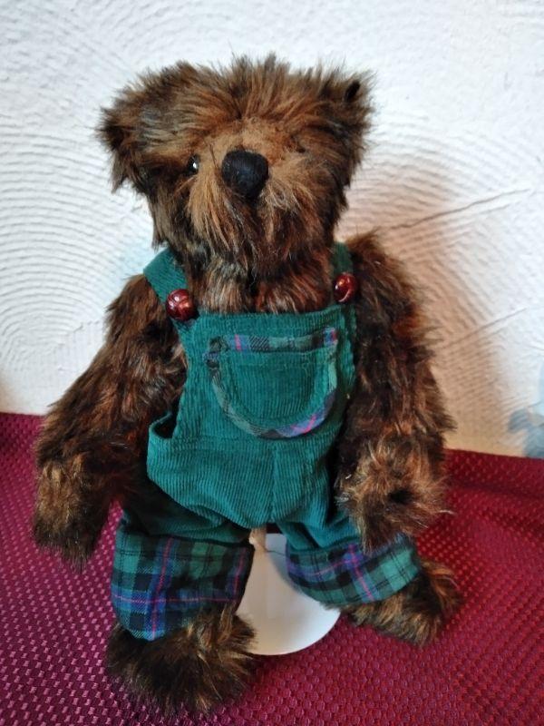 LOT 229 THREE ASHTON DRAKE TEDDY BEARS | EstateSales.org