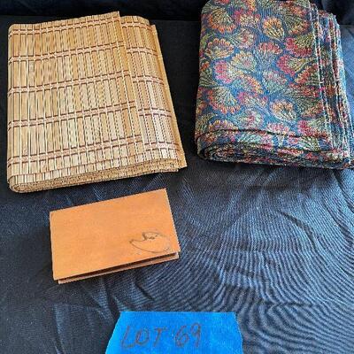 Lot 69 - Home Decor
