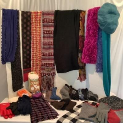 U - Ladies Clothing Lot - Scarves, Gloves, Hats, Socks