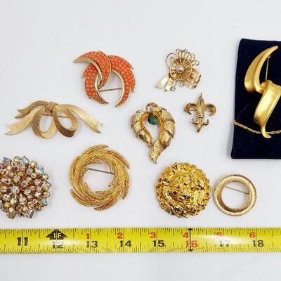 LARGE ARRAY OF GOLD TONED BROOCHES / PINS 10 PC