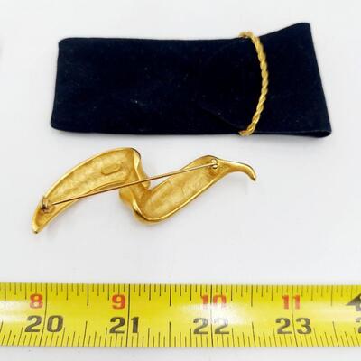 LARGE ARRAY OF GOLD TONED BROOCHES / PINS 10 PC