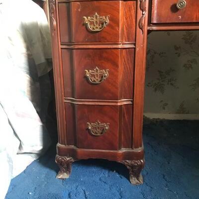 Lot 153MB: Antique Beautifully Carved Vanity & Bench