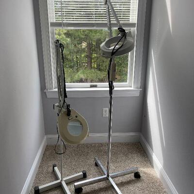 Lot 102 - 2 Adjustable Height Magnifiers