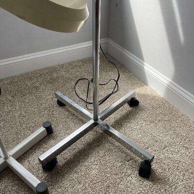 Lot 102 - 2 Adjustable Height Magnifiers