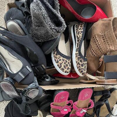 Lot 105 - Shoes and Sandals