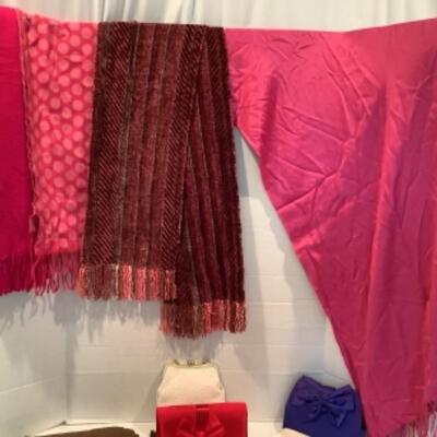 U - 1210 Ladies Clothing Lot - Hand Bags, Gloves, Scarves 