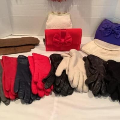 U - 1210 Ladies Clothing Lot - Hand Bags, Gloves, Scarves 