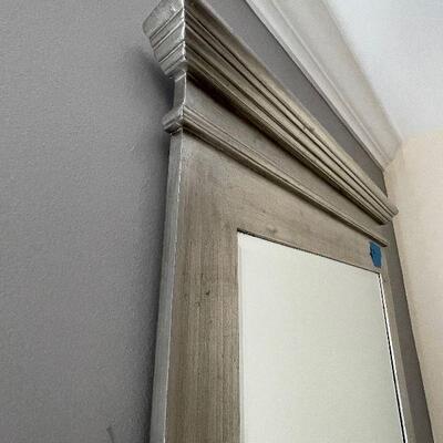Lot 114 - Decorative Wall Mirror 