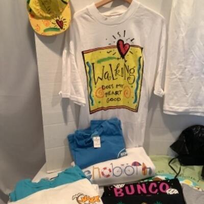 U - 1212 Ladies Clothing Lot - Comfy T-shirts & more