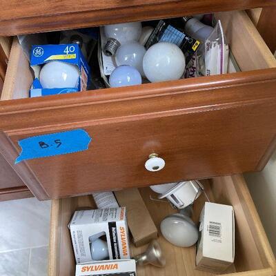 Lot 116 - Light Bulbs