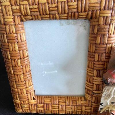 Lot 120 - Photo Frames and Cameras