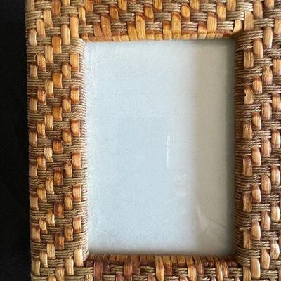 Lot 120 - Photo Frames and Cameras