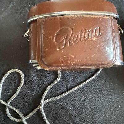 Lot 121 - Vintage Cameras