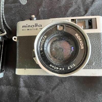 Lot 121 - Vintage Cameras