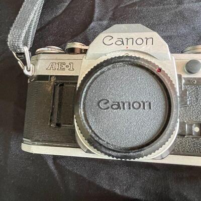 Lot 121 - Vintage Cameras