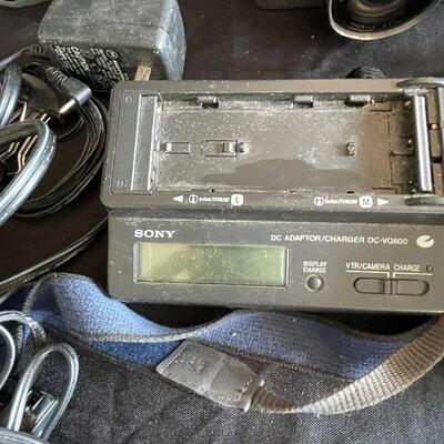 Lot 121 - Vintage Cameras