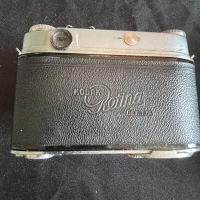 Lot 121 - Vintage Cameras
