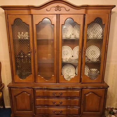 Lot 148: Vintage French Provincial Buffet 