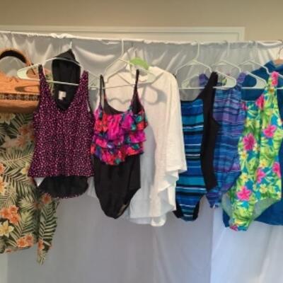 T - 1215 Ladies Clothing Lot - Bathing Suits & CoverUps  Size 12/14 & lG