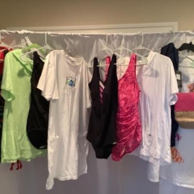 T - 1216 Ladies Clothing Lot - Bathing Suits & Cover Ups Size 18/20 