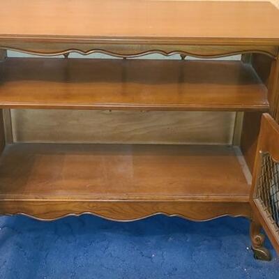 Lot 190: Vintage Flip-Side Server/Bar Cart on Casters