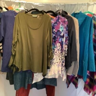 S/C - 1221 Ladies Clothing Lot - MISCELLANEOUS Sizes & Brands 