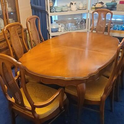 Lot 197: Vintage Dining Room Table and Chairs 