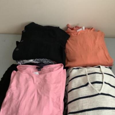 U - 1224 Ladies Clothing Lot - MISCELLANEOUS Size & Brands 