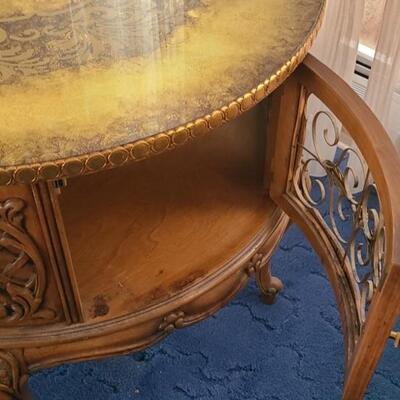 Lot 13: Vintage Large French Provincial Painted Top Drum Table 