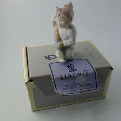 Lladro in Original Box.  #05938