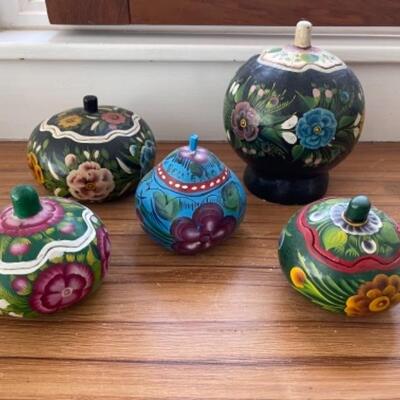 Lot 16LD. Collection of Mexican painted gourds--$75