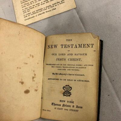 Lot 12 - 1932 Small New Testament