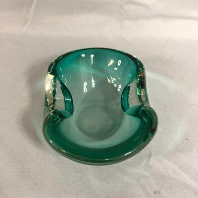 Lot 14 - Small Green Art Glass Bowl