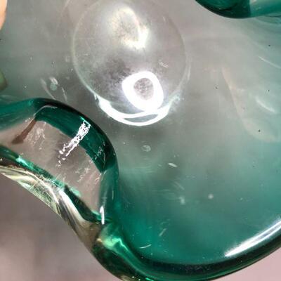Lot 14 - Small Green Art Glass Bowl