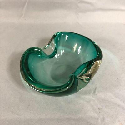Lot 14 - Small Green Art Glass Bowl