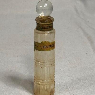 Lot 33 - Antique Glass Perfume Bottle