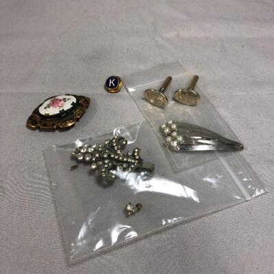 Lot 34 - Collection of Vintage Accessories