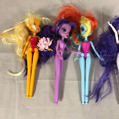 Lot 52 - My Little Pony Equestria Dolls and Others