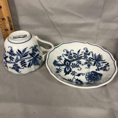 Lot 70 - (4) Blue Danube Blue Onion Cups and Saucers