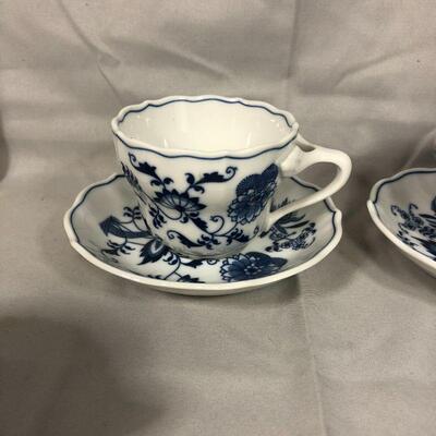 Lot 70 - (4) Blue Danube Blue Onion Cups and Saucers