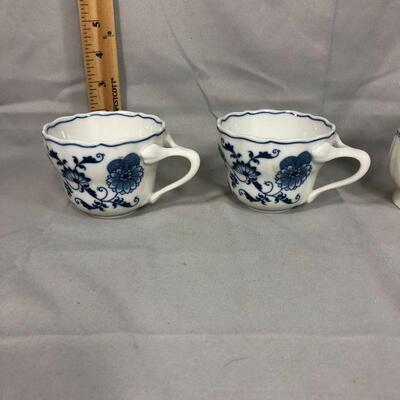 Lot 73 - Mixed Lot of Blue and White China