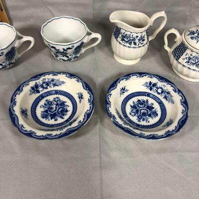 Lot 73 - Mixed Lot of Blue and White China